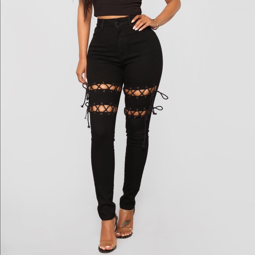 High waisted string jeans. 💣